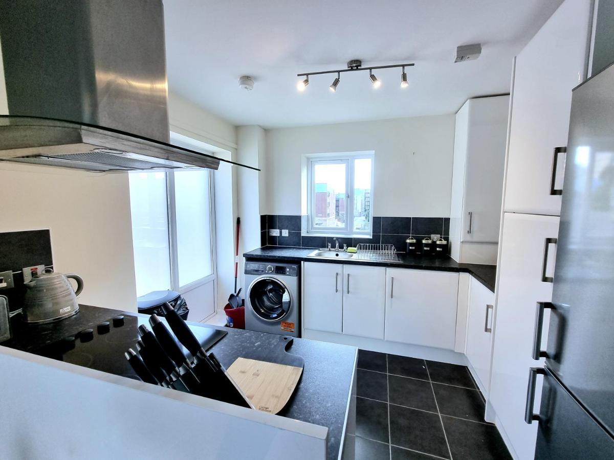 Luxury 2-Bedroom Service Apartment With Balcony Manchester Exterior foto